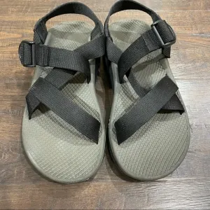 Chaco Men’s Gray and Black Sandals Size 7