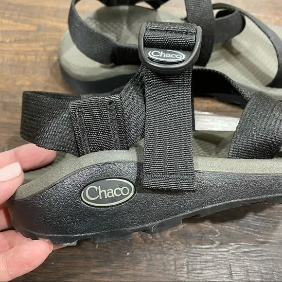 Chaco Men’s Gray and Black Sandals Size 7