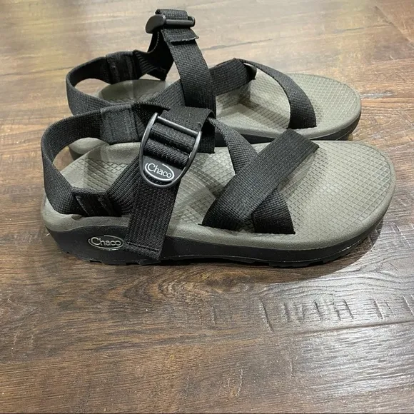 Chaco Men’s Gray and Black Sandals Size 7