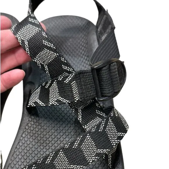 Chaco Mens Size 11 Black and Gray Web Strap Sandals