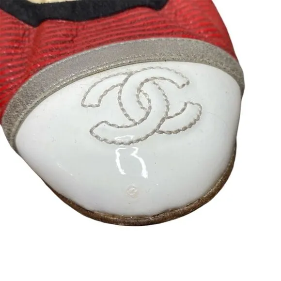 Chanel Cap Toe CC Ballet Flats EU 38.5 Red White Suede Ballerina US 8