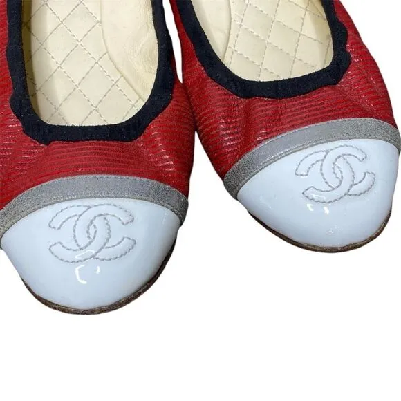 Chanel Cap Toe CC Ballet Flats EU 38.5 Red White Suede Ballerina US 8
