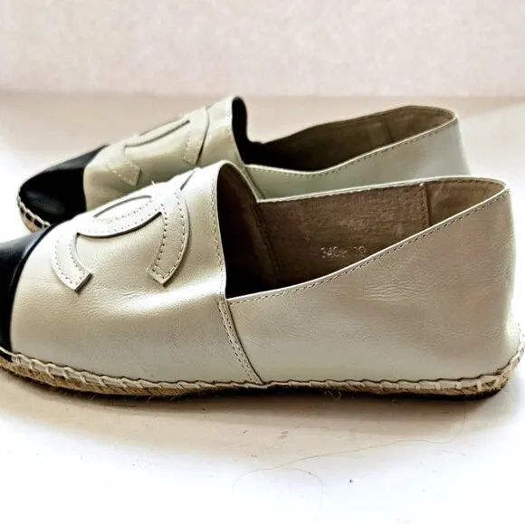 Chanel CC Logo Lambskin Espadrille Flats Cap Toe Black Beige US 8 EU 38.5 NEW