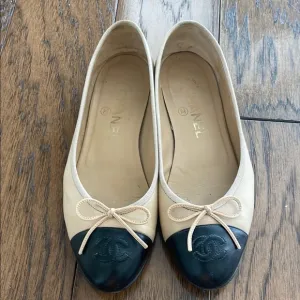CHANEL Classic Two-Tone Flats