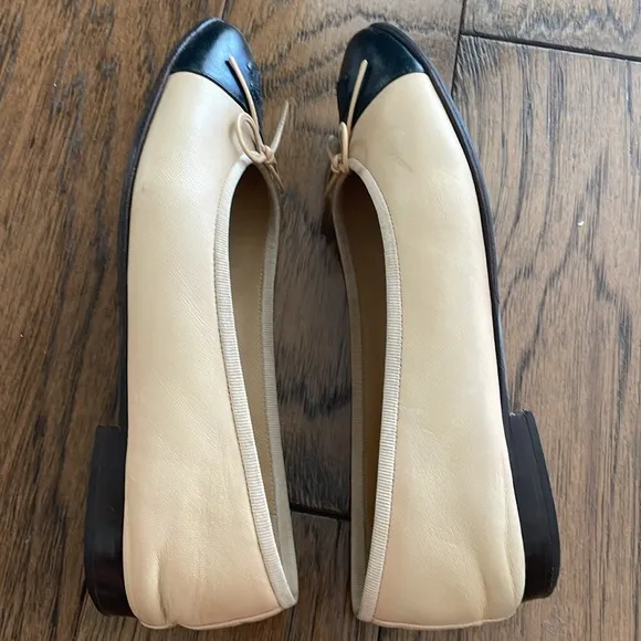 CHANEL Classic Two-Tone Flats