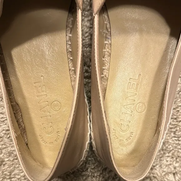 Chanel Women's Cream and Black Espadrilles