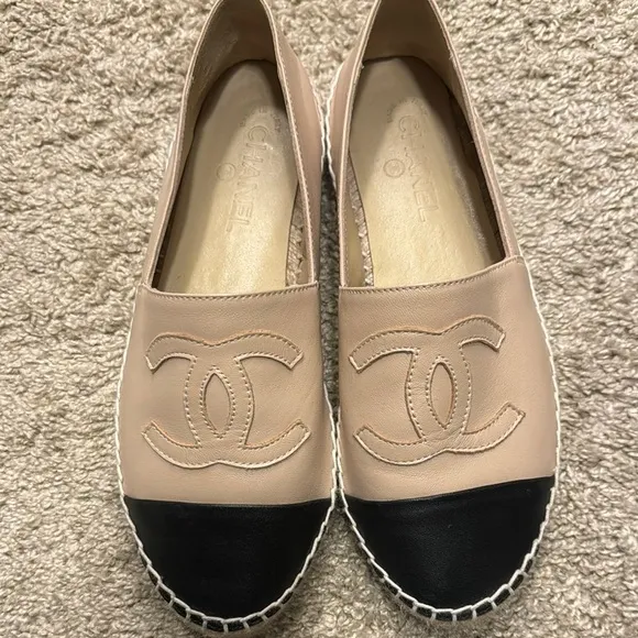 Chanel Women's Cream and Black Espadrilles