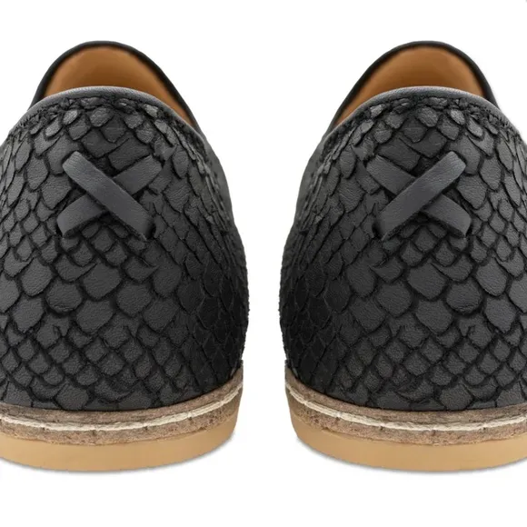 Charix Shoes Wild Black Slip On Leather Flats Size 36 (US Womens 6) NEW