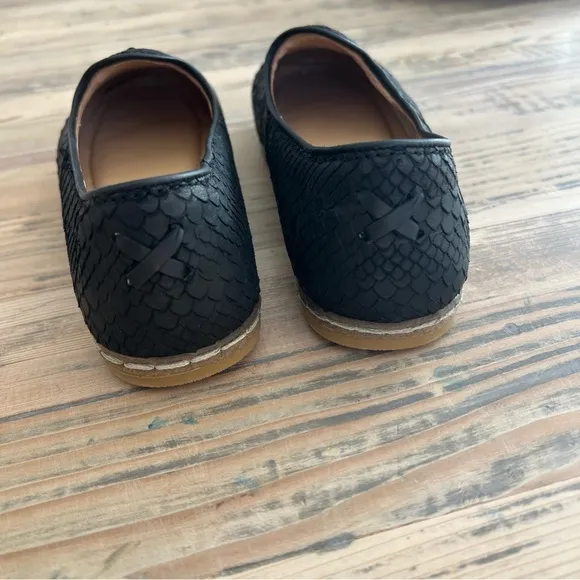 Charix Shoes Wild Black Slip On Leather Flats Size 36 (US Womens 6) NEW