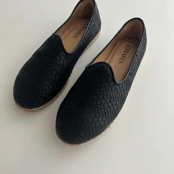 Charix Shoes Wild Black Slip On Leather Flats Size 36 (US Womens 6) NEW
