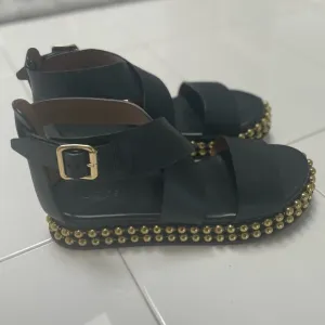 Chloé Sawyer Studded Leather Wrap Gladiator Sandals - Black