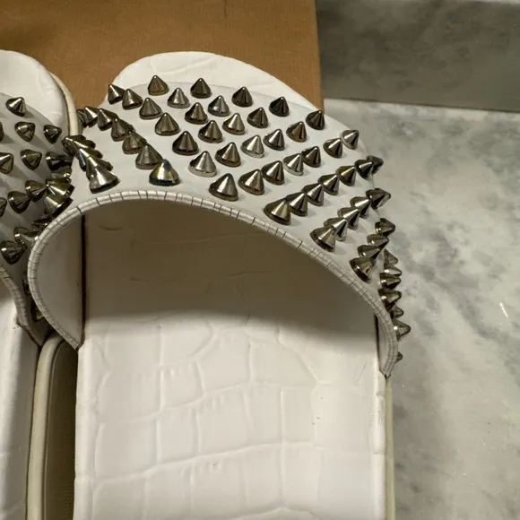 Christian Louboutin pool fun flat 40