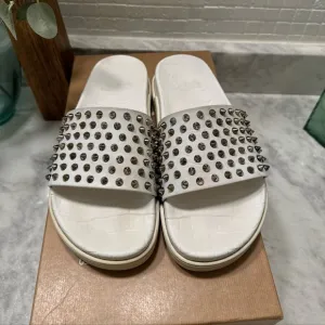 Christian Louboutin pool fun flat 40