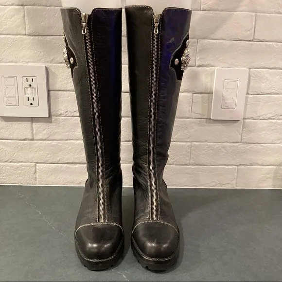 CHUCKIES sz 6 black leather tall boots silver crown emblem
