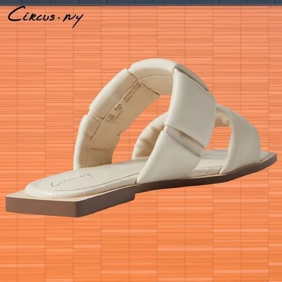 Circus by Sam Edelman Inara Ivory Square Toe Two Strap Flat Sandals NWT/9M