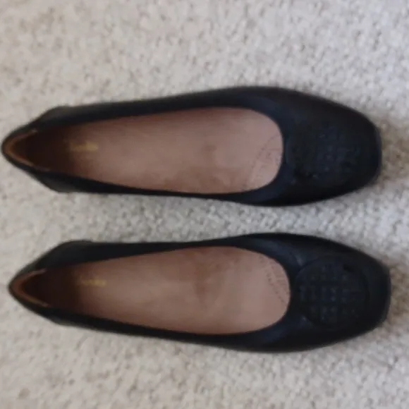 Clarks Artisan Candra Blush Black Leather Flats New Size 8.5Wide