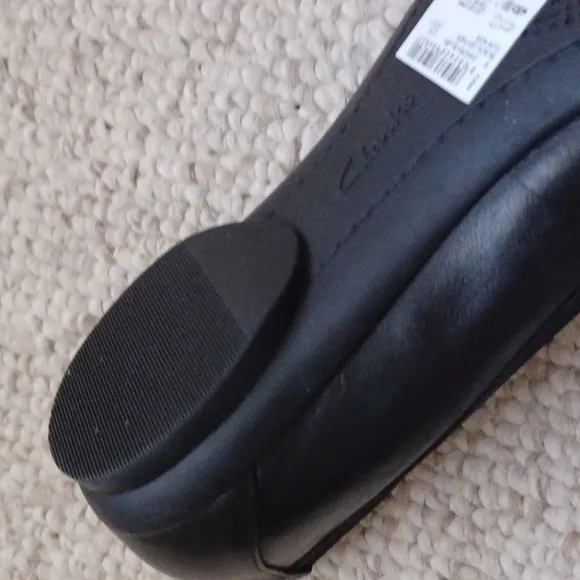 Clarks Artisan Candra Blush Black Leather Flats New Size 8.5Wide