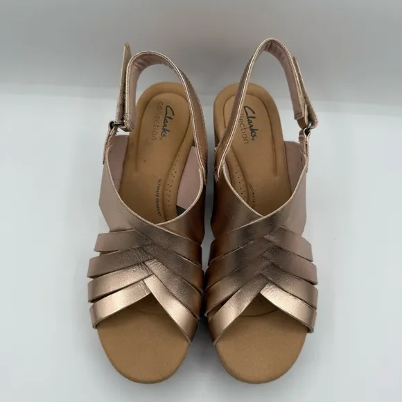 CLARKS GISELLE GLOW ROSE GOLD LEATHER WEDGE SANDALS (WOMEN'S) Size 11W