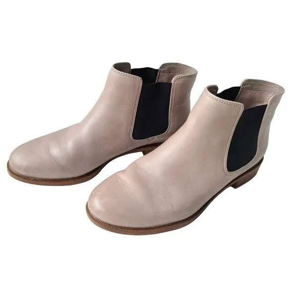Clarks Taylor Shine Leather Chelsea Beige Tan Ankle Boots Women Shoes 7 EUC