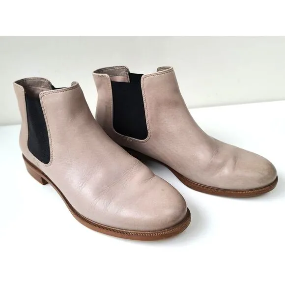 Clarks Taylor Shine Leather Chelsea Beige Tan Ankle Boots Women Shoes 7 EUC