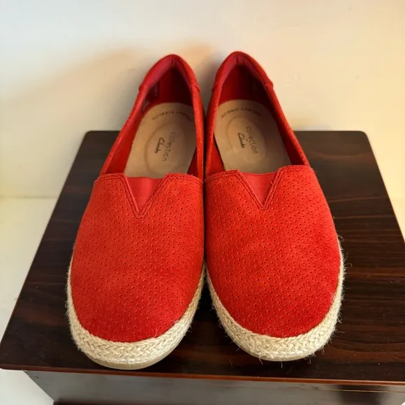 Clark’s Women’s Size 7 M Tomato Red Danelly Sky Espadrille Loafer Flats Summer