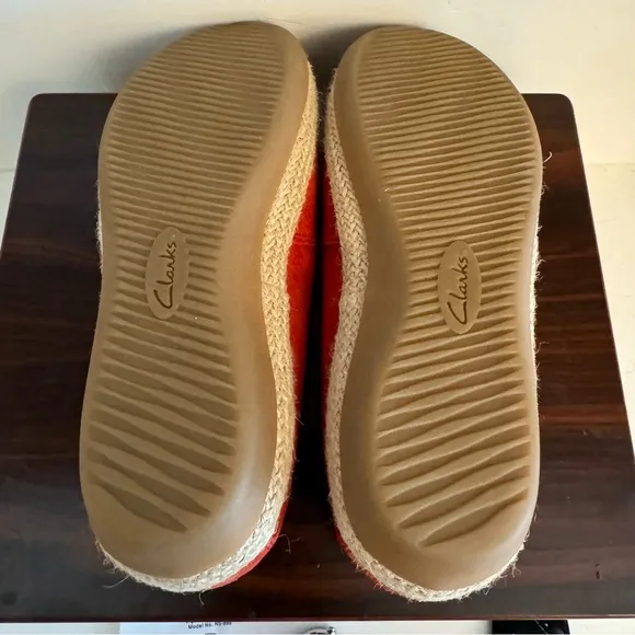Clark’s Women’s Size 7 M Tomato Red Danelly Sky Espadrille Loafer Flats Summer