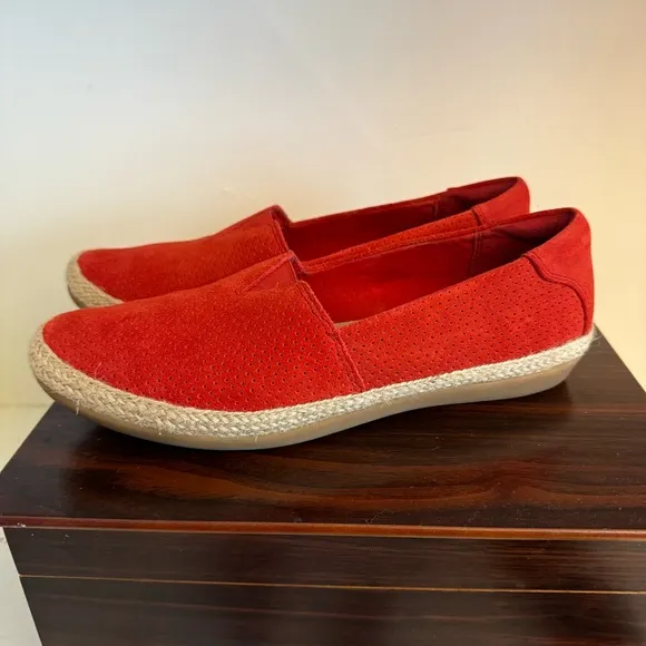 Clark’s Women’s Size 7 M Tomato Red Danelly Sky Espadrille Loafer Flats Summer