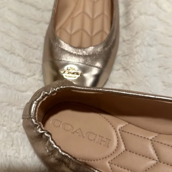 COACH Chelsea Leather Rose Gold Ballet Flats Shoes - never worn, size US 7B