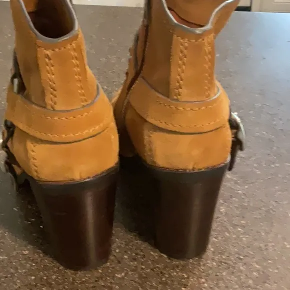 Coach suede whiskey brown ladies chunky heeled boots ankle 8.5