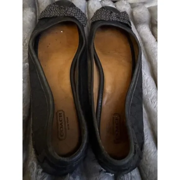 Coach signature bow grey/.black flats sz 10- 10.5