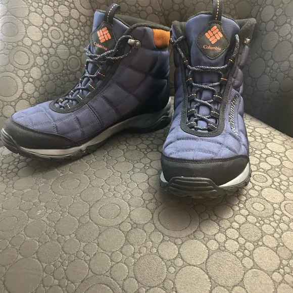 Columbia Waterproof Size 9.5 Men's Blue Firecamp Boots