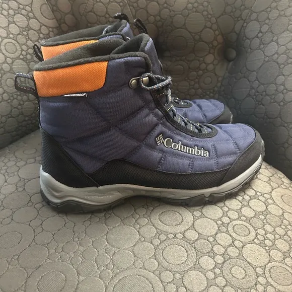 Columbia Waterproof Size 9.5 Men's Blue Firecamp Boots