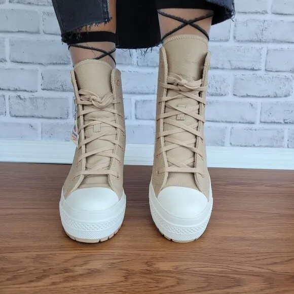 ⭐Converse Chuck 70 De Luxe Platform Weatherized Leather 7.5 Women Shoes A12345C
