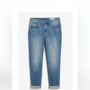 COSMIC BLUE LOVEAdrianne Boyfriend Distressed Jean