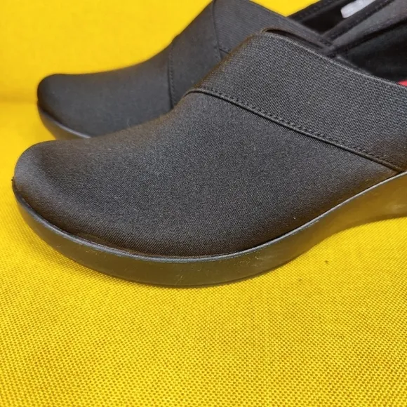 Crocs Dual Comfort Busy Day Loafers Stretch Wedge Shoes Black Women's 8