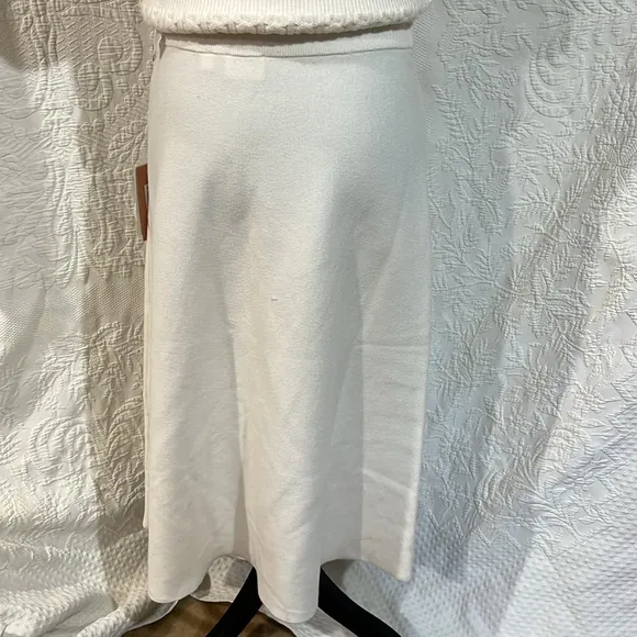 Cyrus sweater and skirt set, size small, NWT