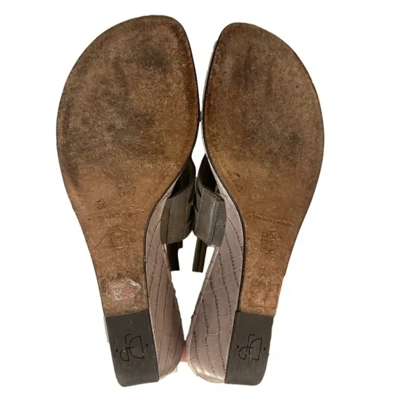 Donald J Pliner Dasan olive Wedge Slide Thong Sandals Women’s shoes size 7.5