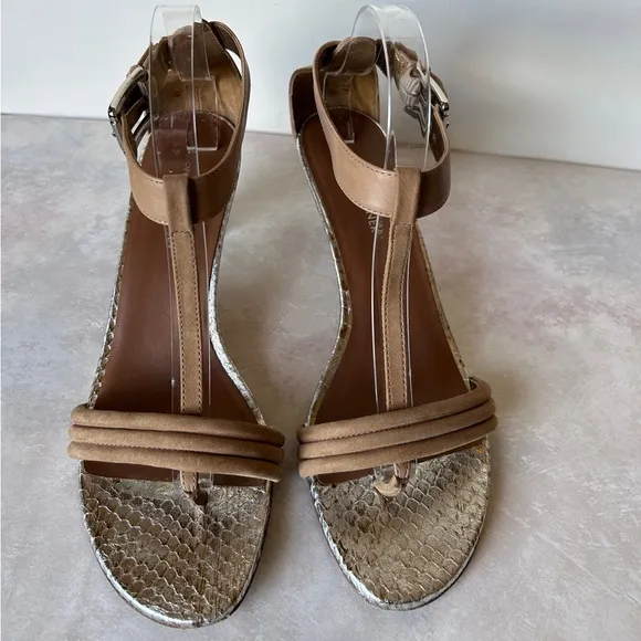 Donald J Pliner Viva Suede Leather T Strap Sandals‎