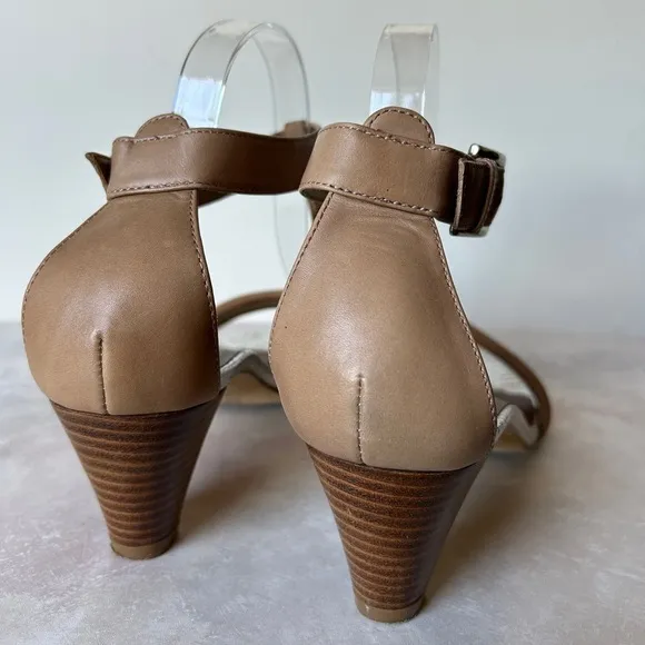 Donald J Pliner Viva Suede Leather T Strap Sandals‎