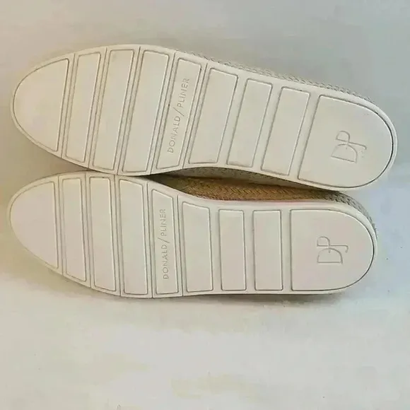 Donald/pliner slip on flats size 7M (PERCI )