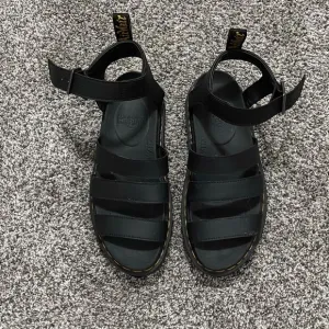 Dr martens Blaire hydro black 3 strap sandals size 9