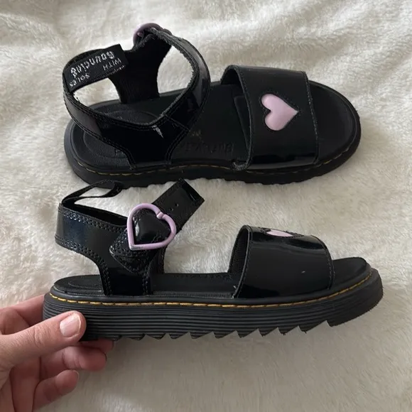 Dr. martens JUNIOR MARLOWE SHIMMER black HEART STRAP SANDALS size 4/5