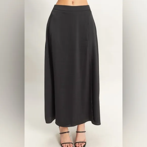 Dream In Onyx Maxi Set