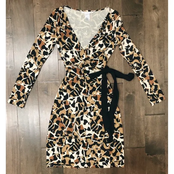 DVF “Abrigo” Brown Black White Wrap Dress SZ 2