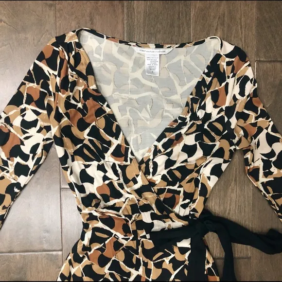 DVF “Abrigo” Brown Black White Wrap Dress SZ 2
