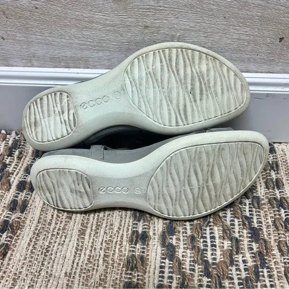 ECCO Flash Sandals Flat Women's EUR 39 US 8 Gray Leather Adjustable T Strap