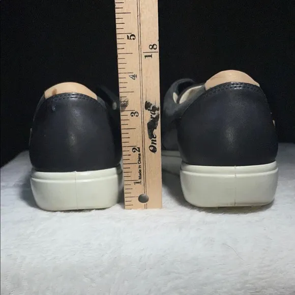 Ecco Gray Leather Slip-On Loafers with Two-Tone Design