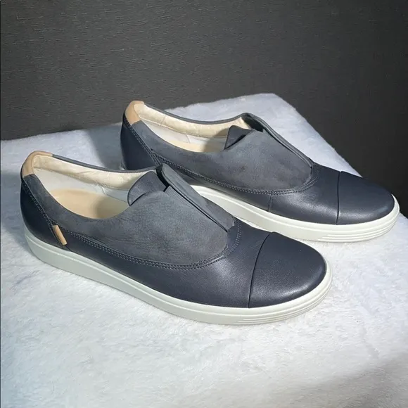 Ecco Gray Leather Slip-On Loafers with Two-Tone Design