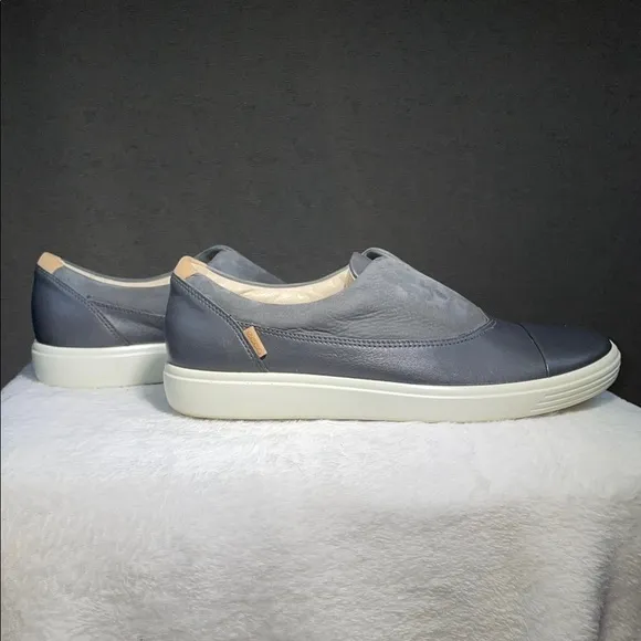 Ecco Gray Leather Slip-On Loafers with Two-Tone Design