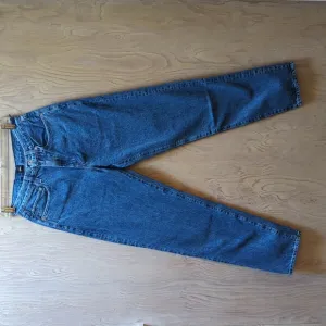 EDWIN 1947 Anderson Ankle Relaxed High Rise Jeans Medium Wash Aberdeen size 27